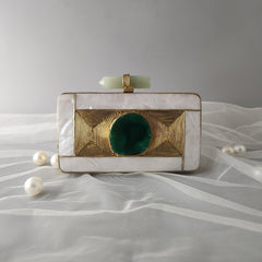 The Sara Clutch