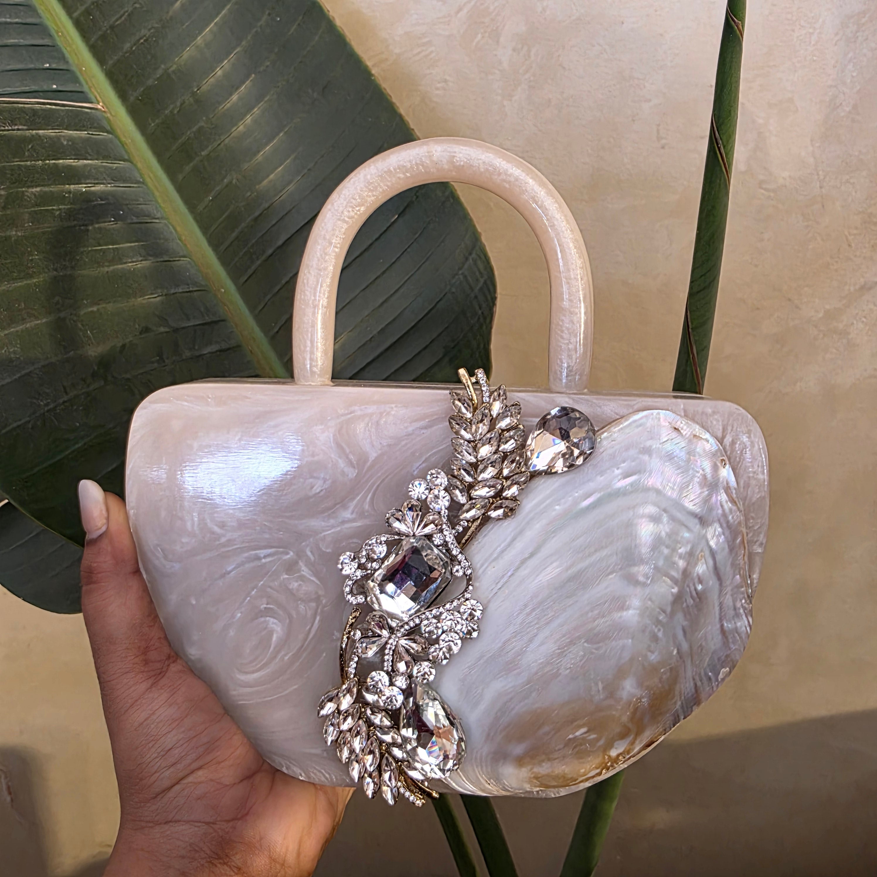 The Muniba Clutch Main image