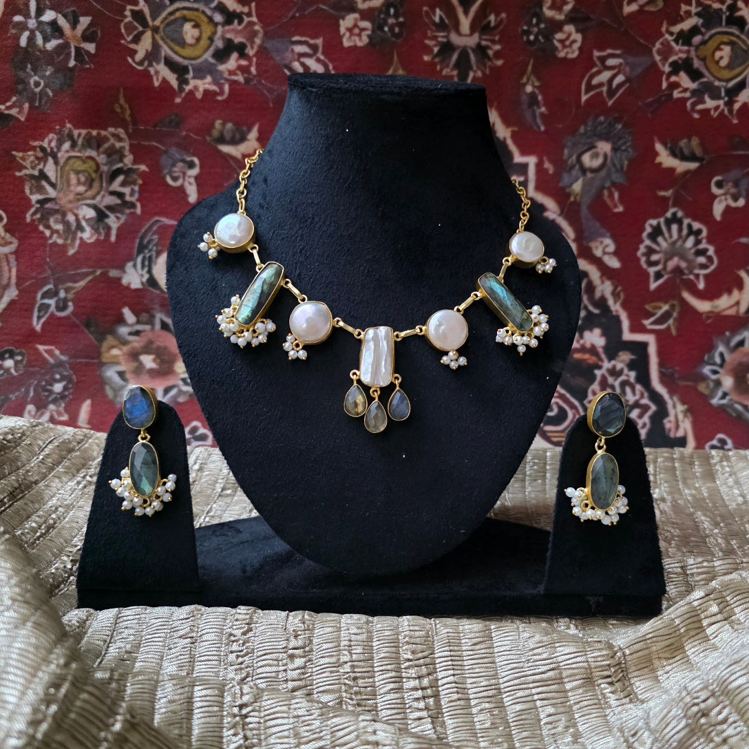 Labradorite and Pearl Chip Necklace Main image