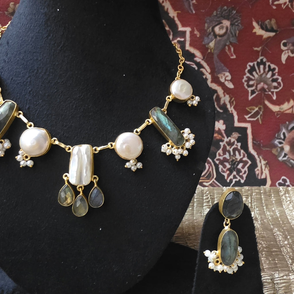Labradorite and Pearl Chip Necklace