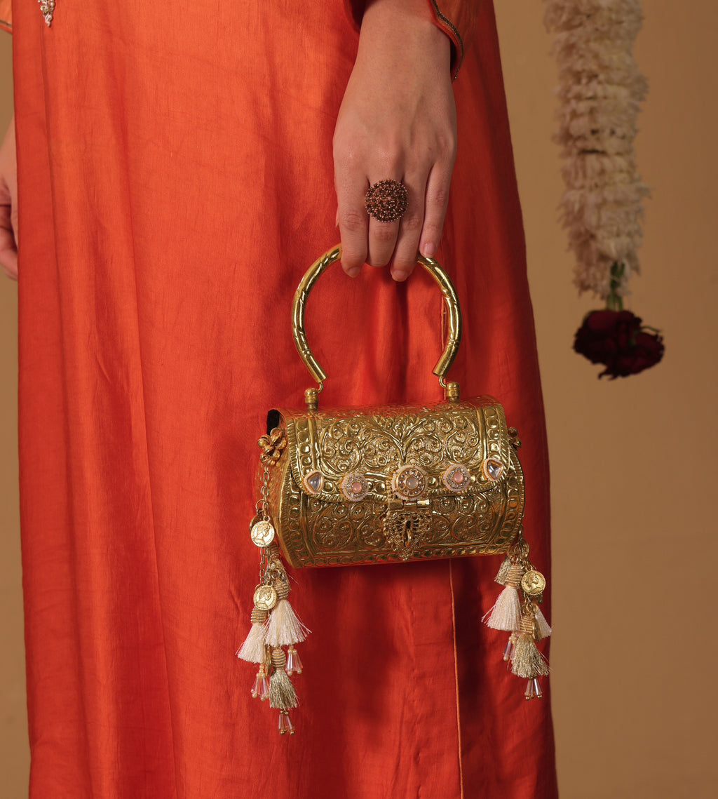 Navya bag [gold]