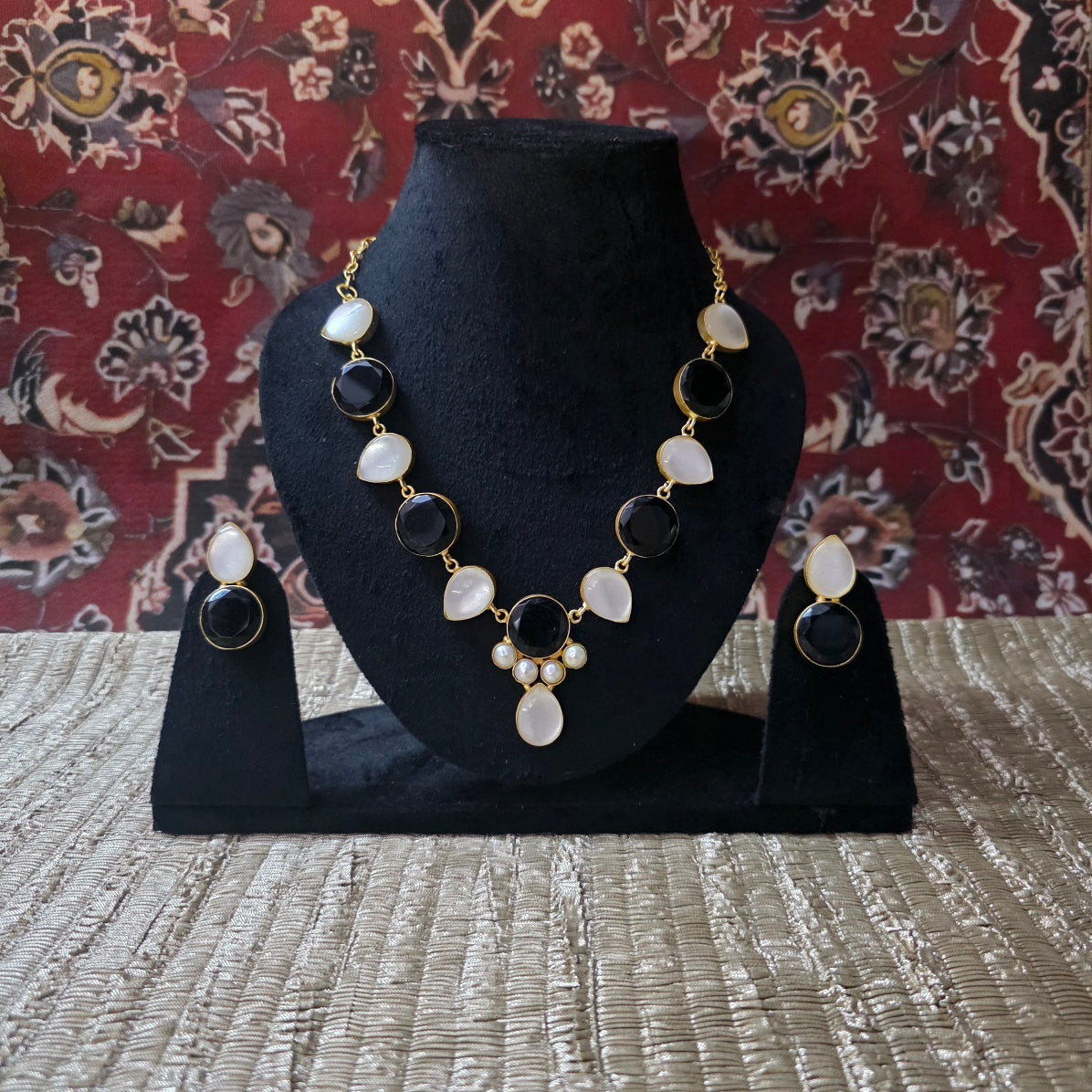 Shira Necklace Set in shades of black & white Main image