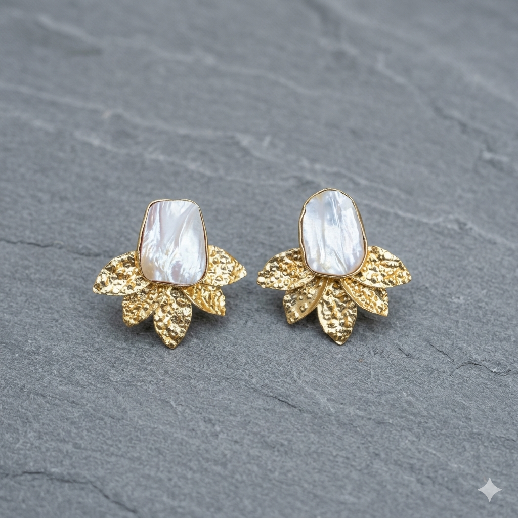 Mop hammered leaf studs Secondary image