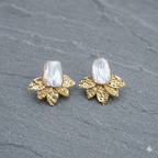 Mop hammered leaf studs