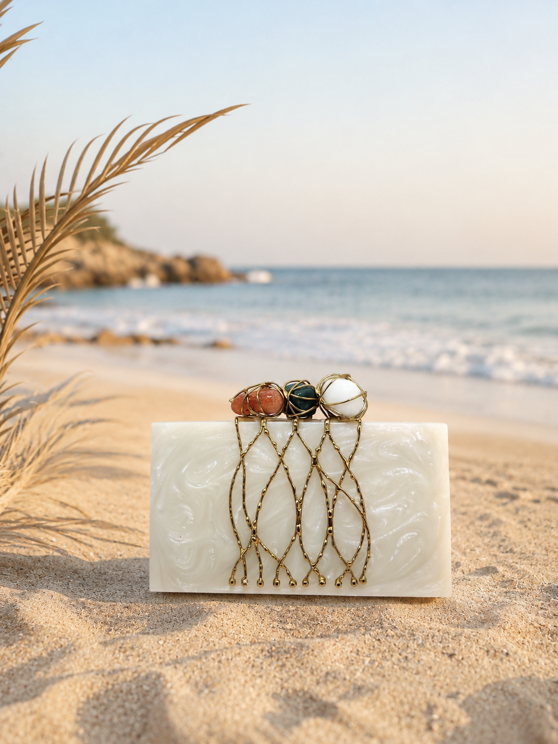 Three stone criss cross clutch multi