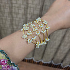 Mini Pearls Wire Cuff