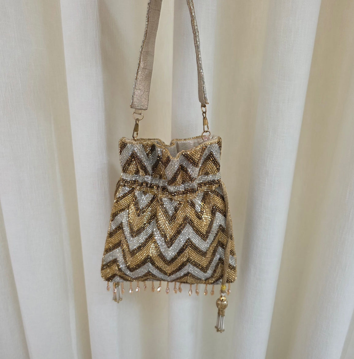 Aztec dual shade potli Main image