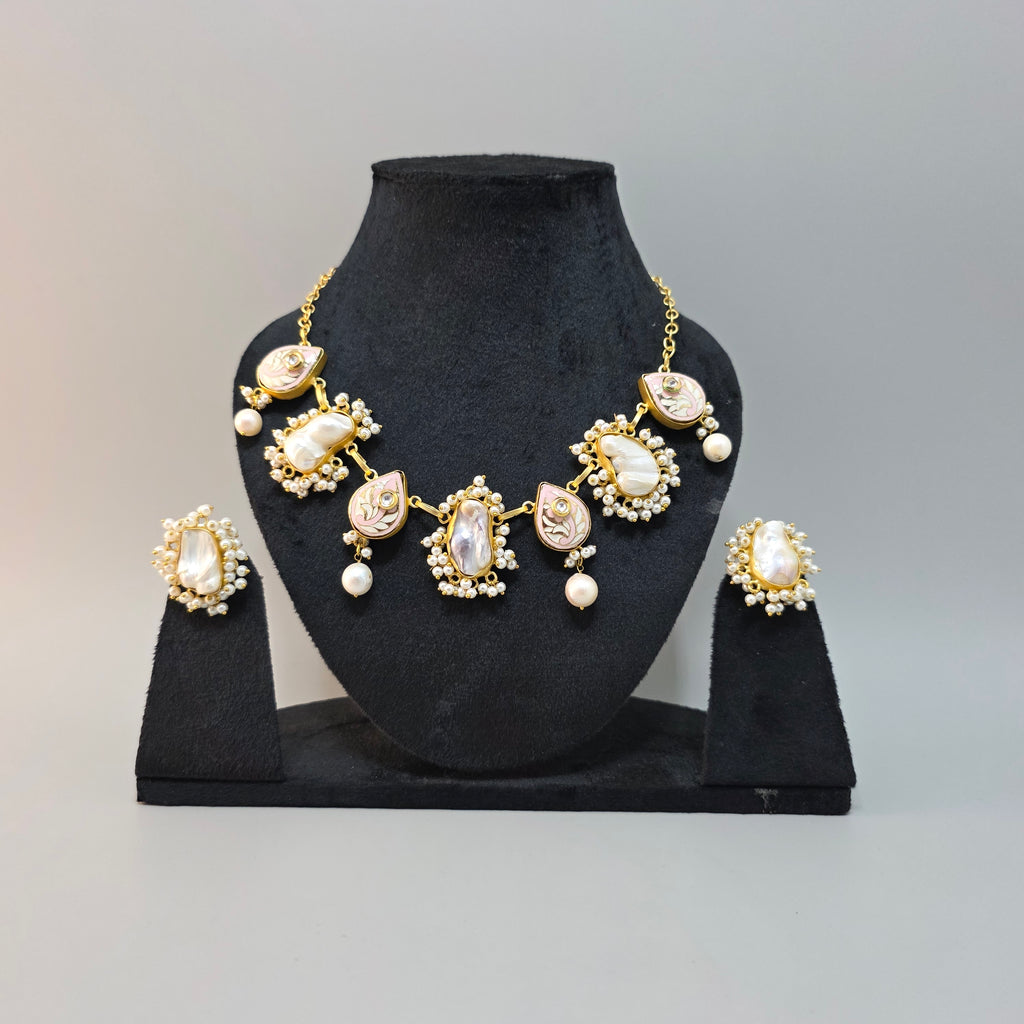 Alma Necklace Set