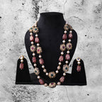 Two layer necklace set with hint if red