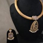 Elephant pendant hasli style choker