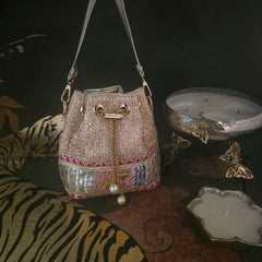 Gotapatti bucket bag in shades of gold