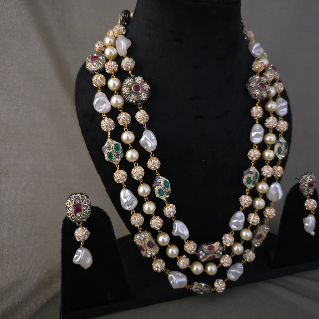 Multi layer stone necklace with pearl chips