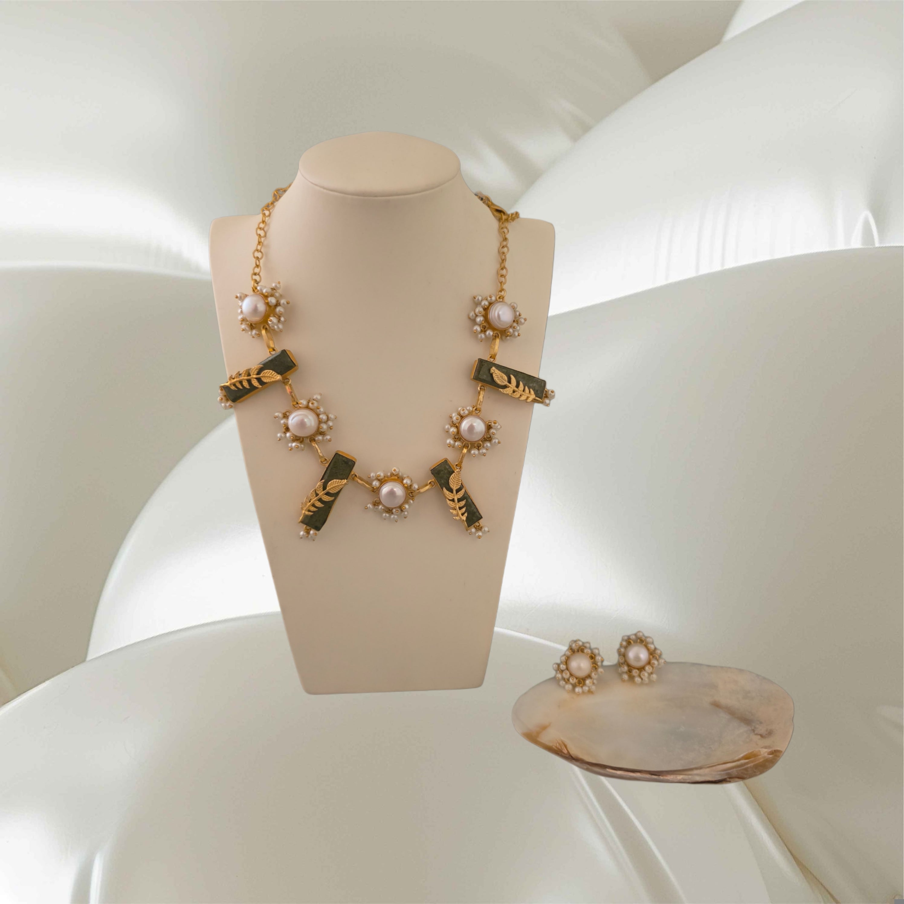 Raas necklace Main image