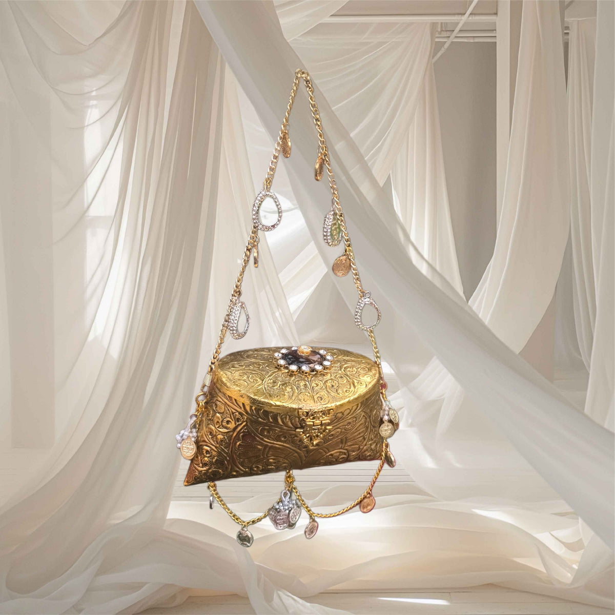 Aysha bag in antique gold