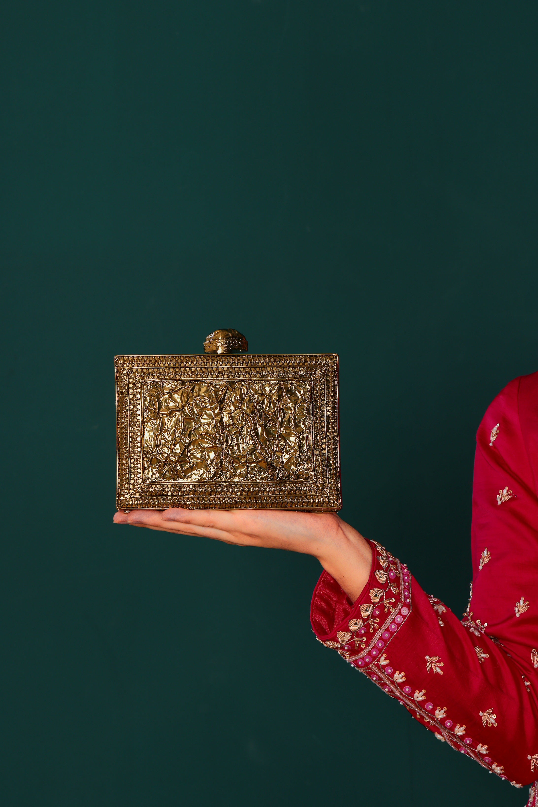 Raas bag antique gold with crossbody chain