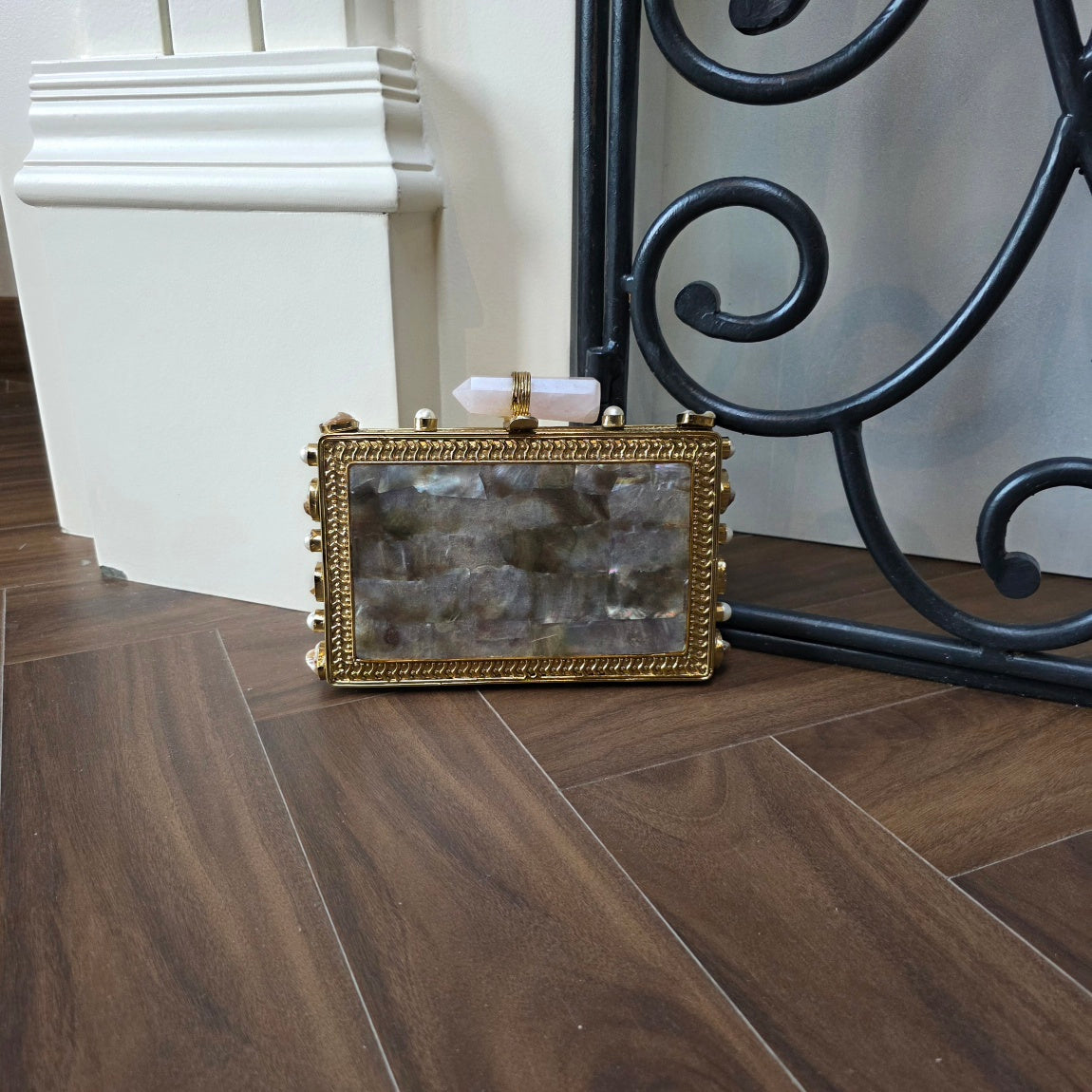 Nadia Clutch[ black mother of pearl] Main image