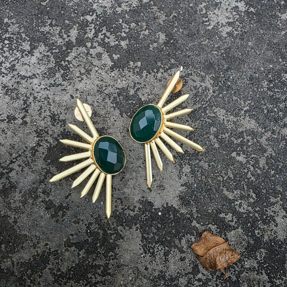 Arrow studs [green] Secondary image