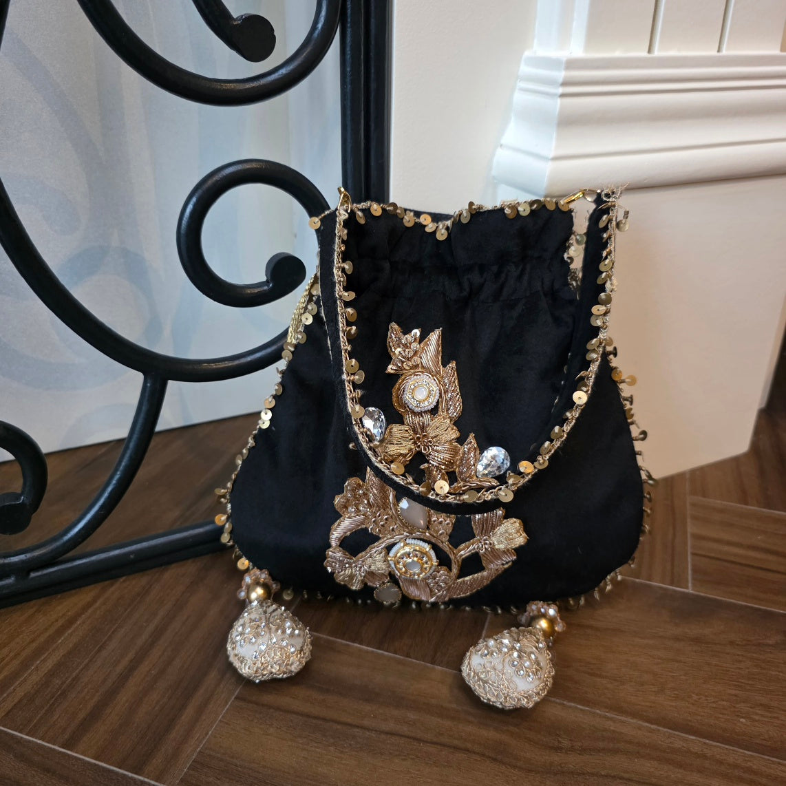 The Hafsa potli[Black]