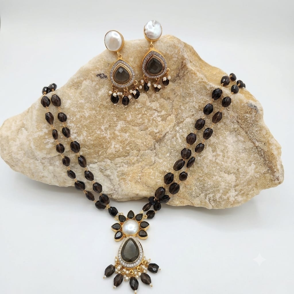 Aakifah Necklace Set - Black Secondary image