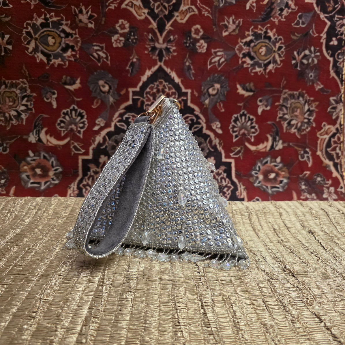 Pyramid bag in silver