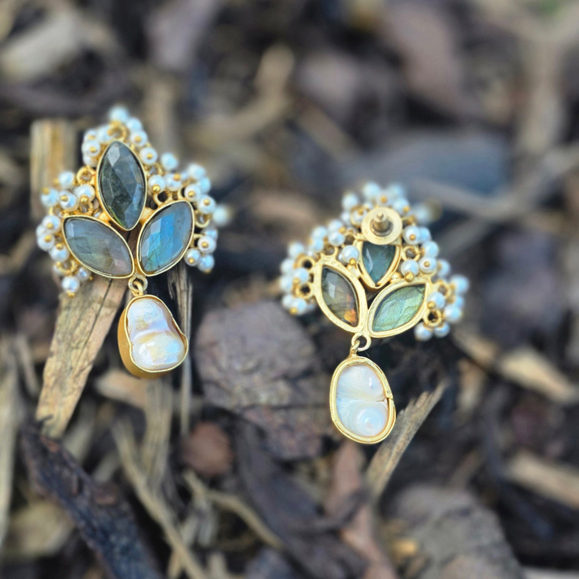 Tri labradorite pearl chip Droplet Secondary image