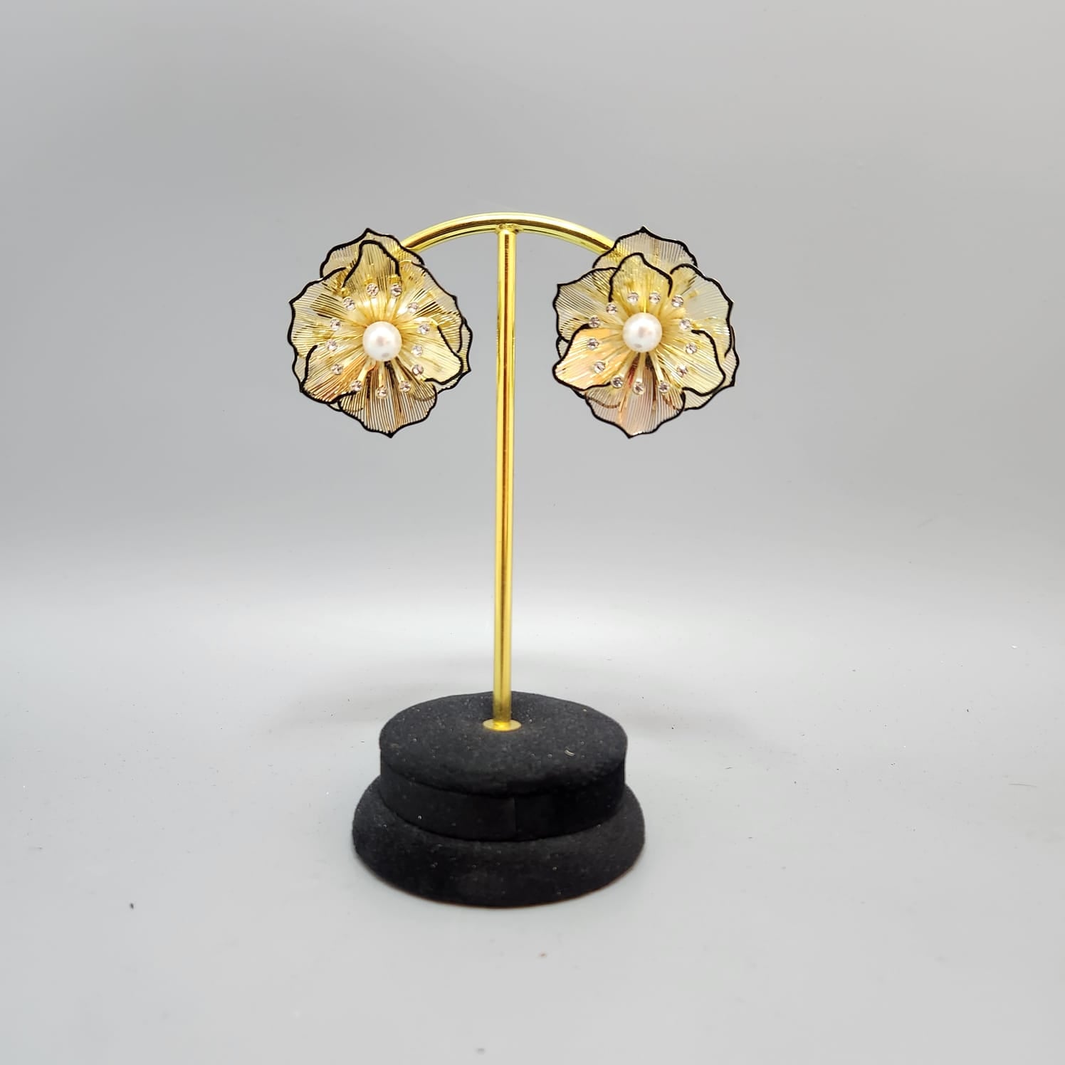 Lightweight 3d Rose studs