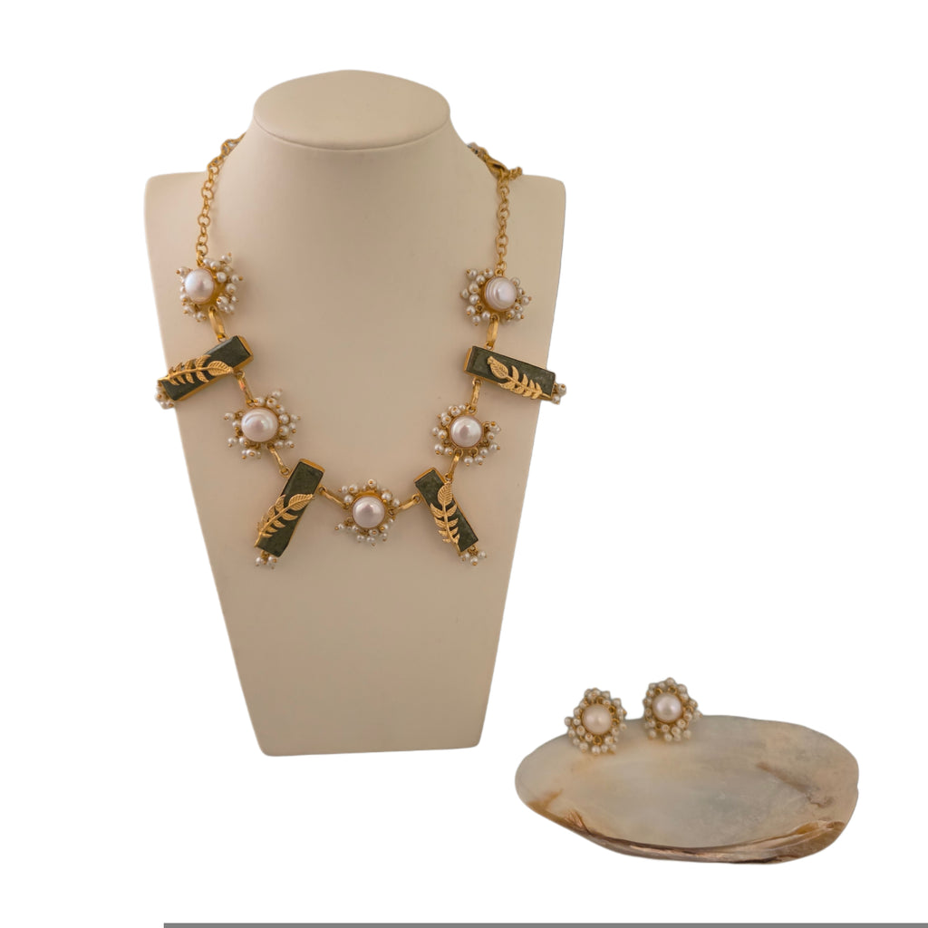 Raas necklace