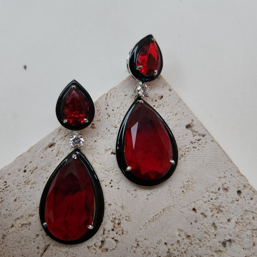 Double Stone Droplet With Black Enamel