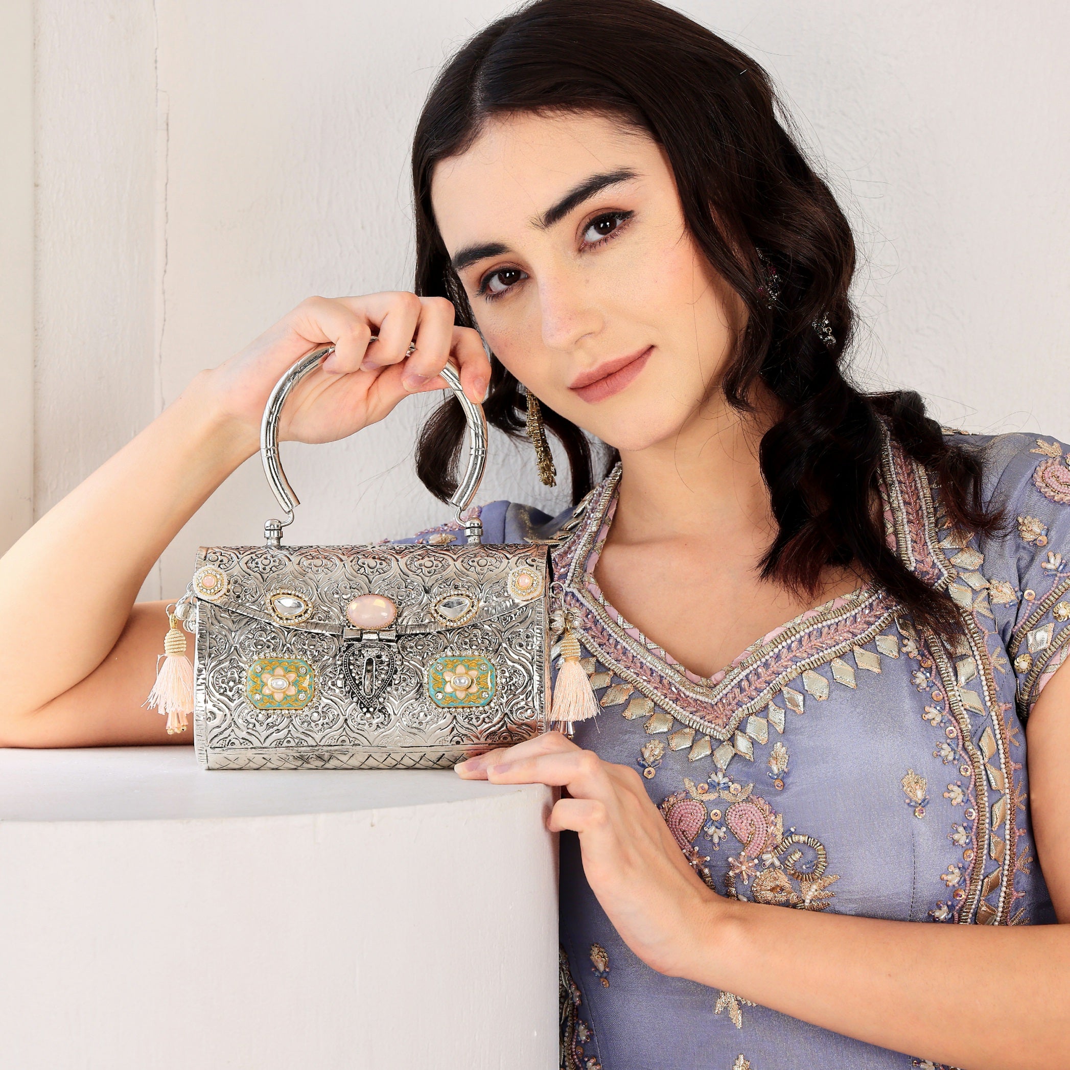 Divisha bag in silver Main image