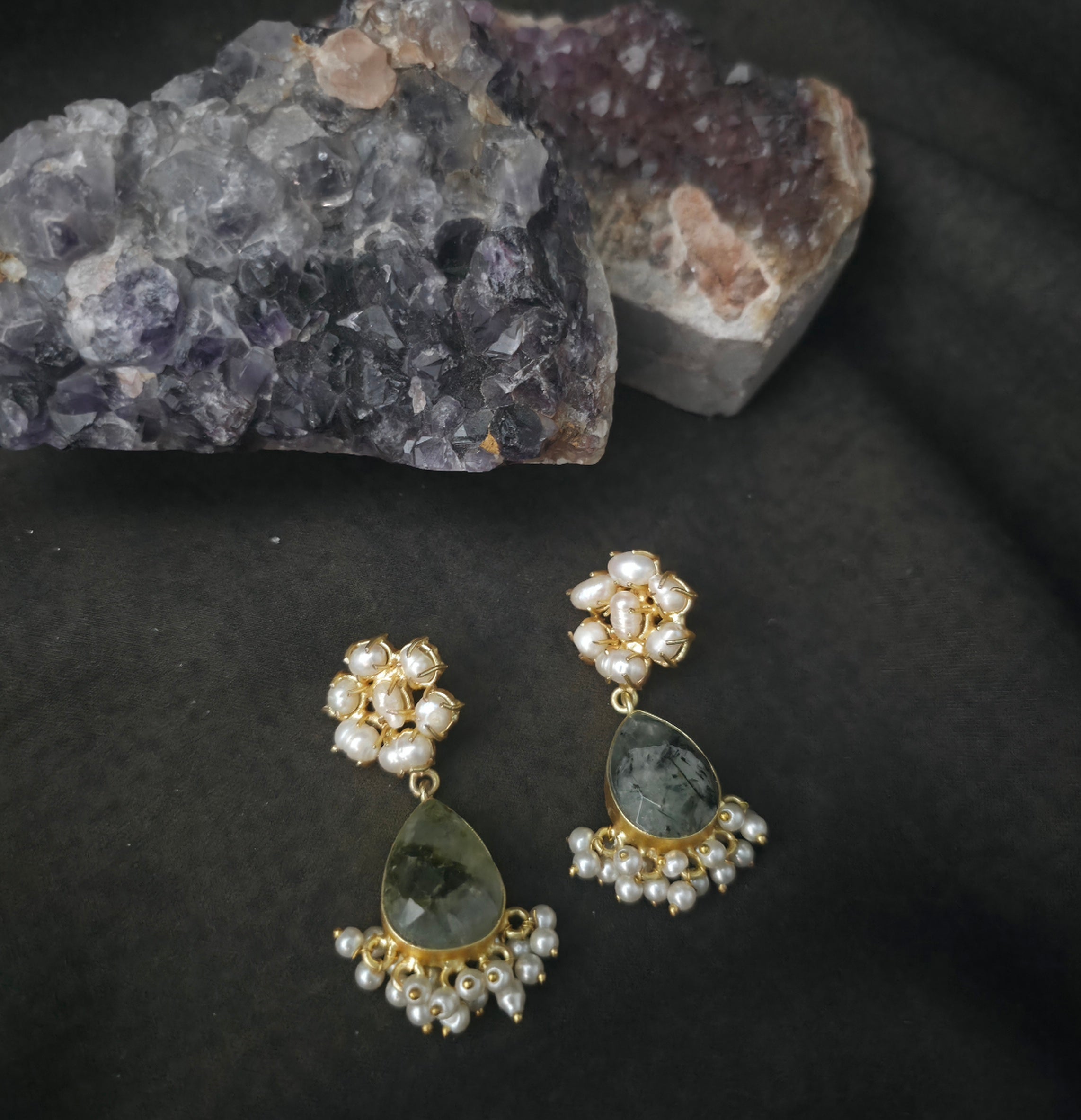Pearl Cluster with Green Aventurine Main image