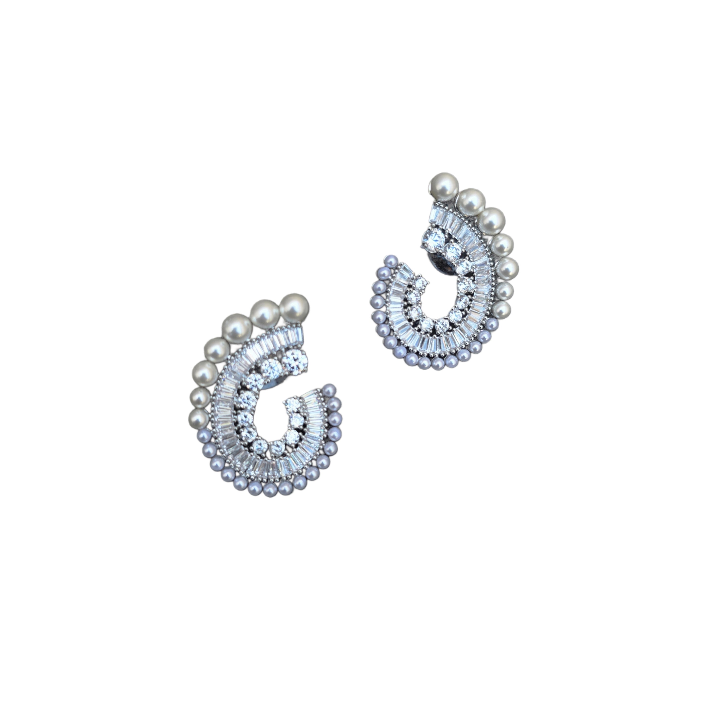 Hallo zirconia and pearl studs Secondary image