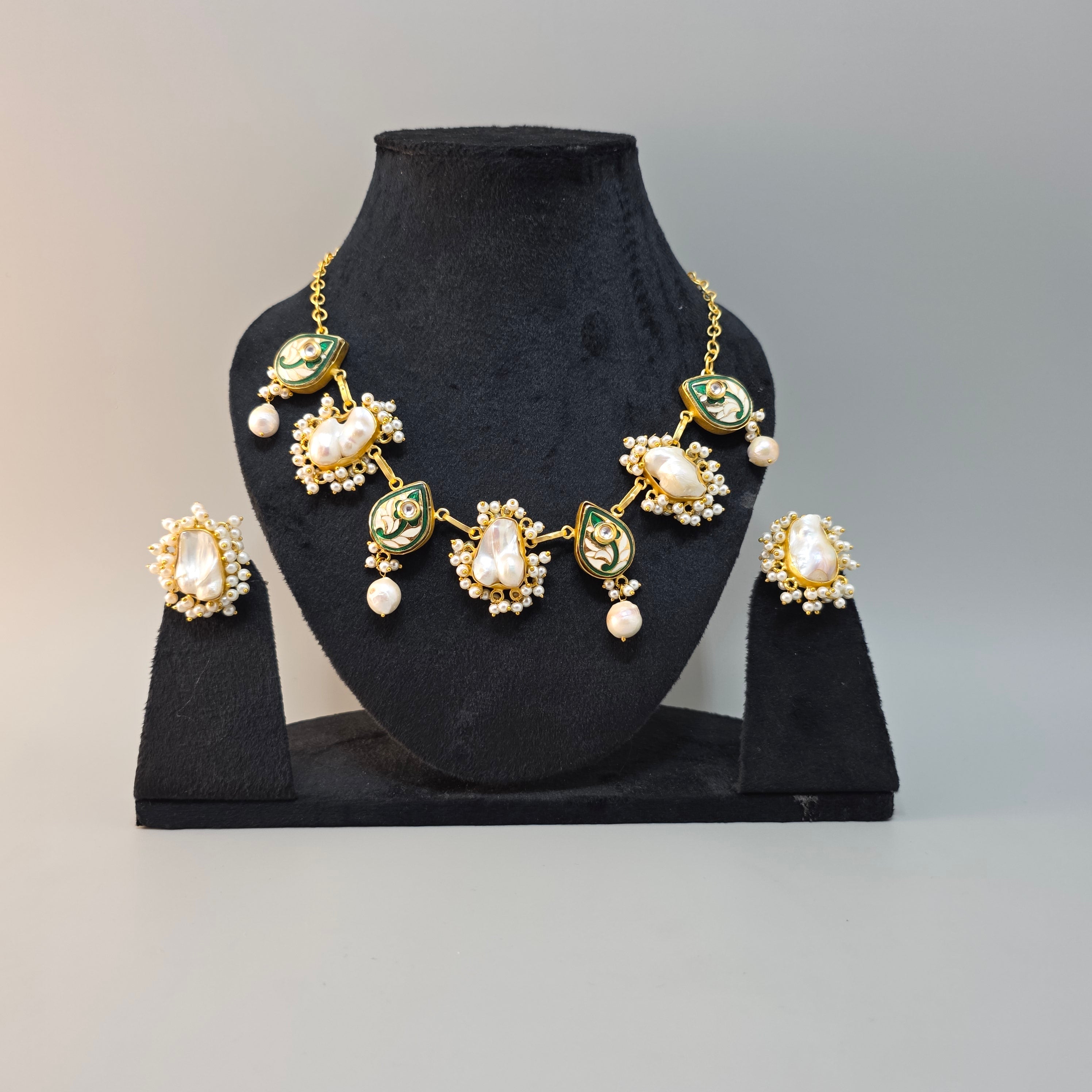 Alma Necklace Set Main image