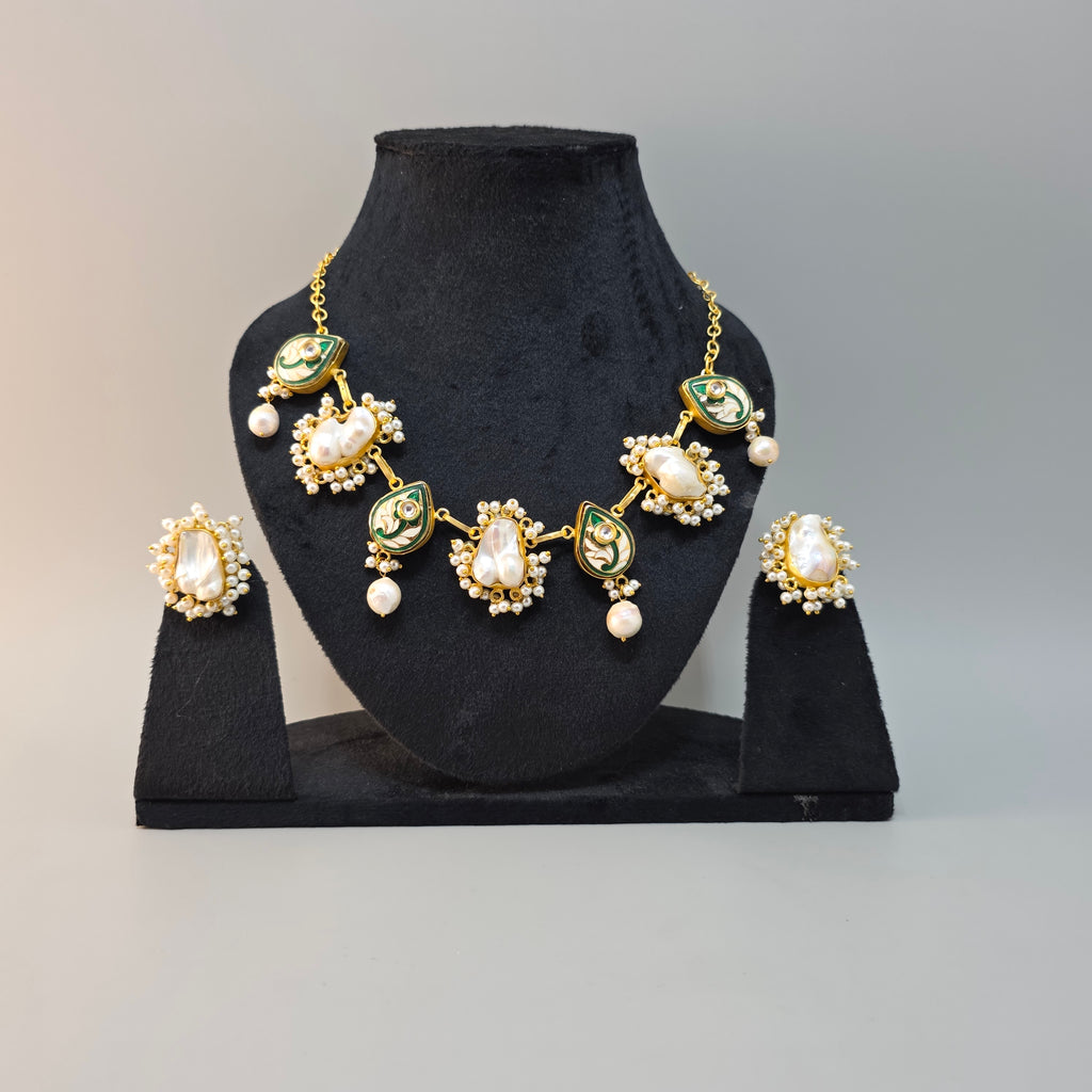 Alma Necklace Set