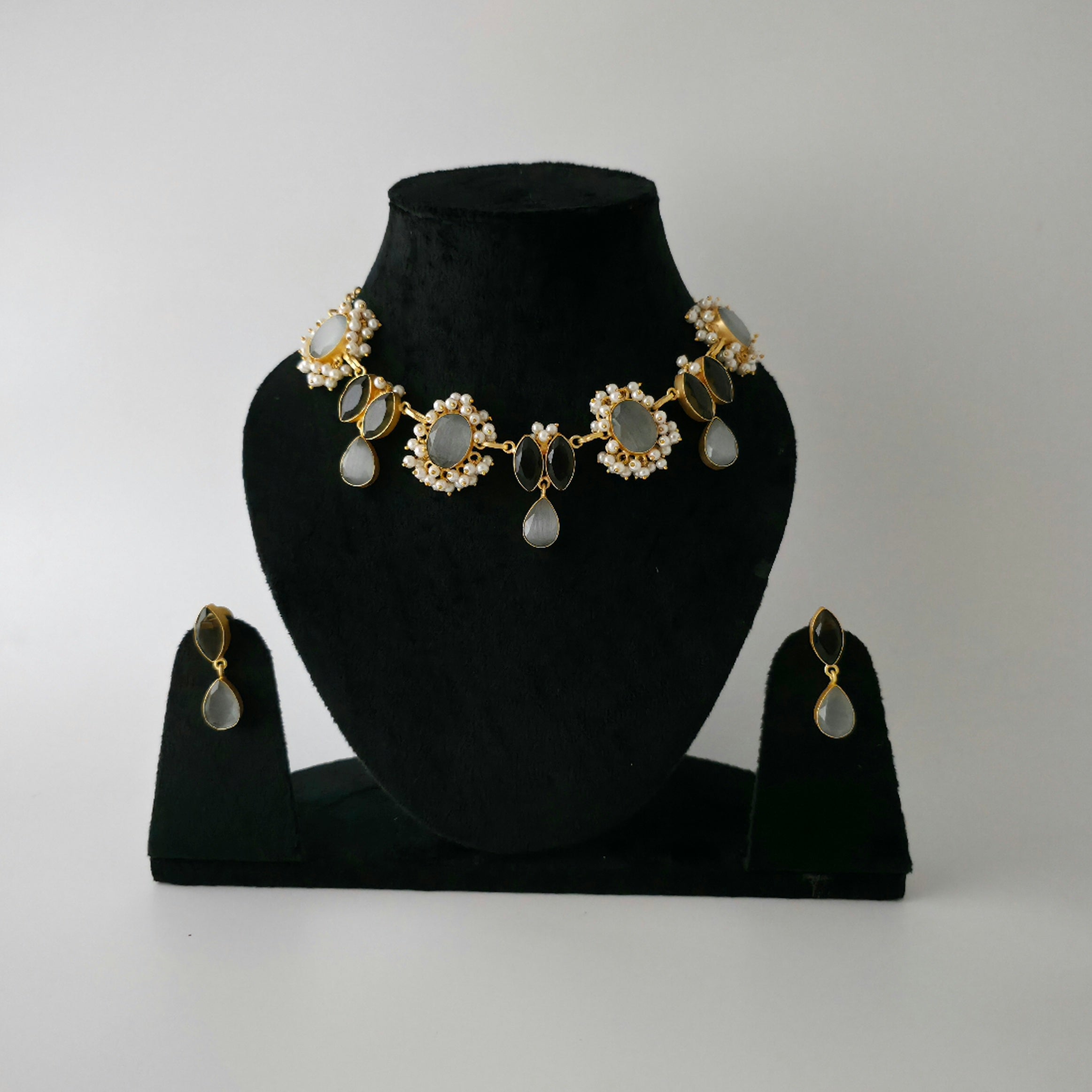 The Nazrana Necklace Set in Shades of Grey and Brown Secondary image