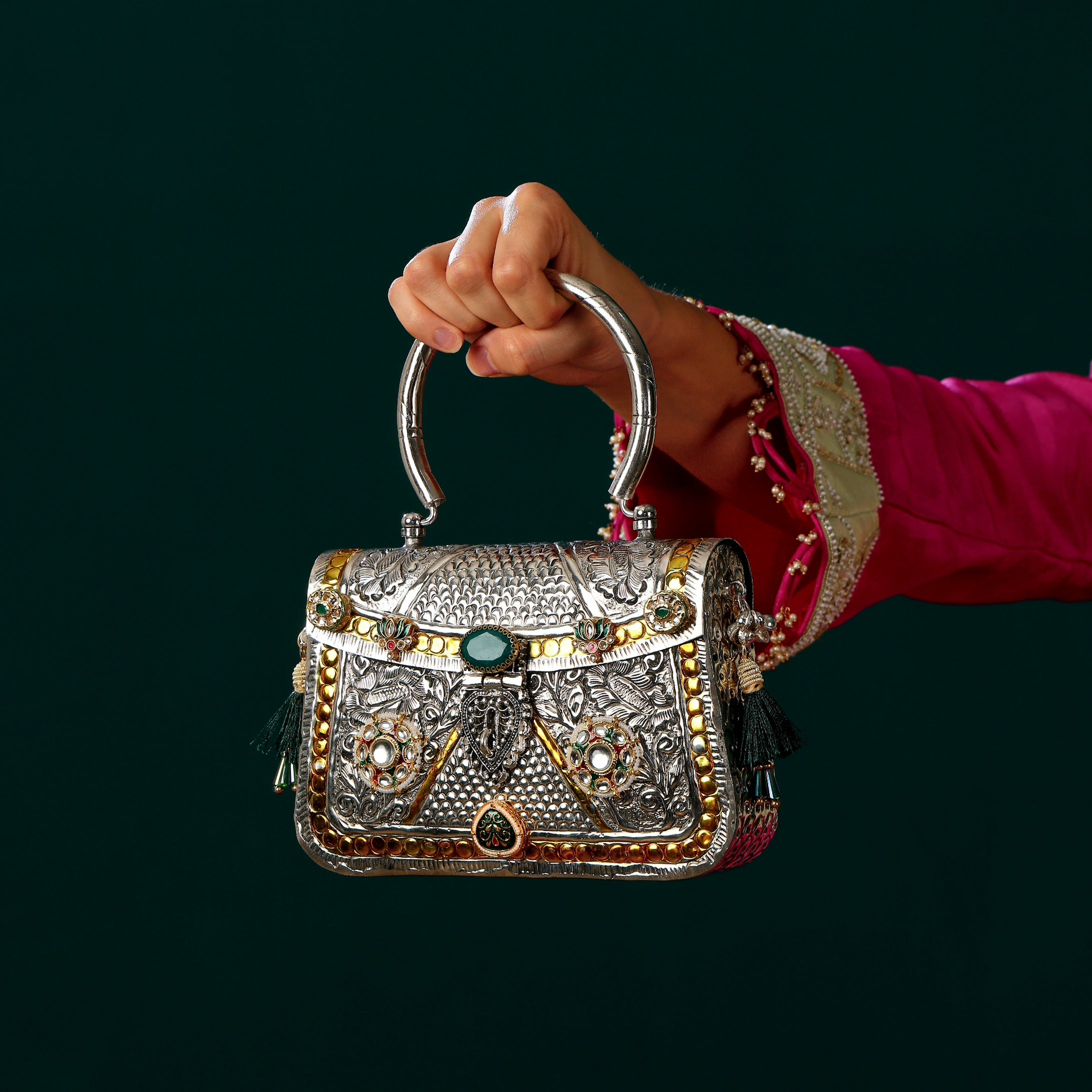 Anwesha bag in silver Secondary image