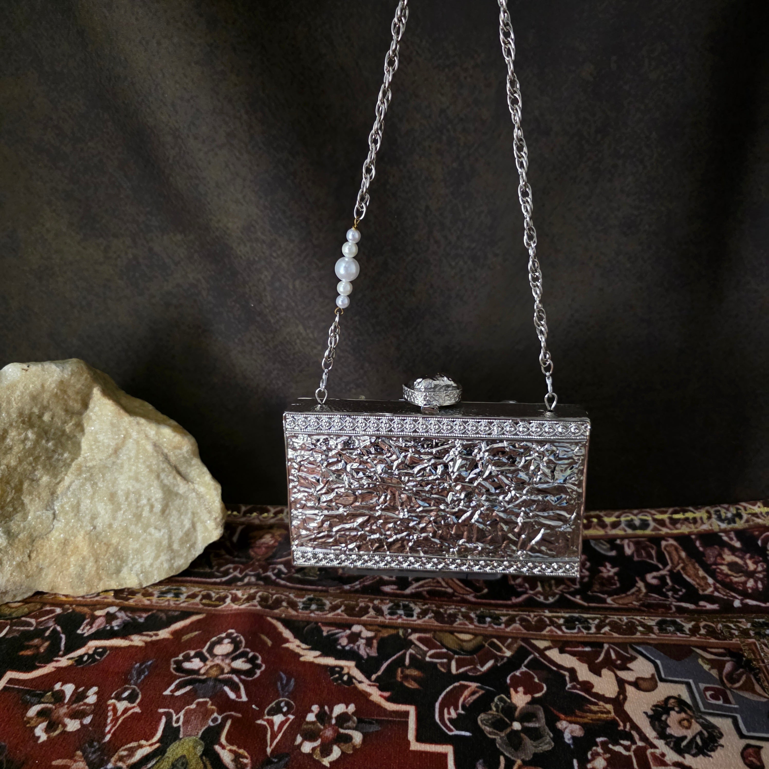 Mother of pearl crystal pearl chip bag Secondary image
