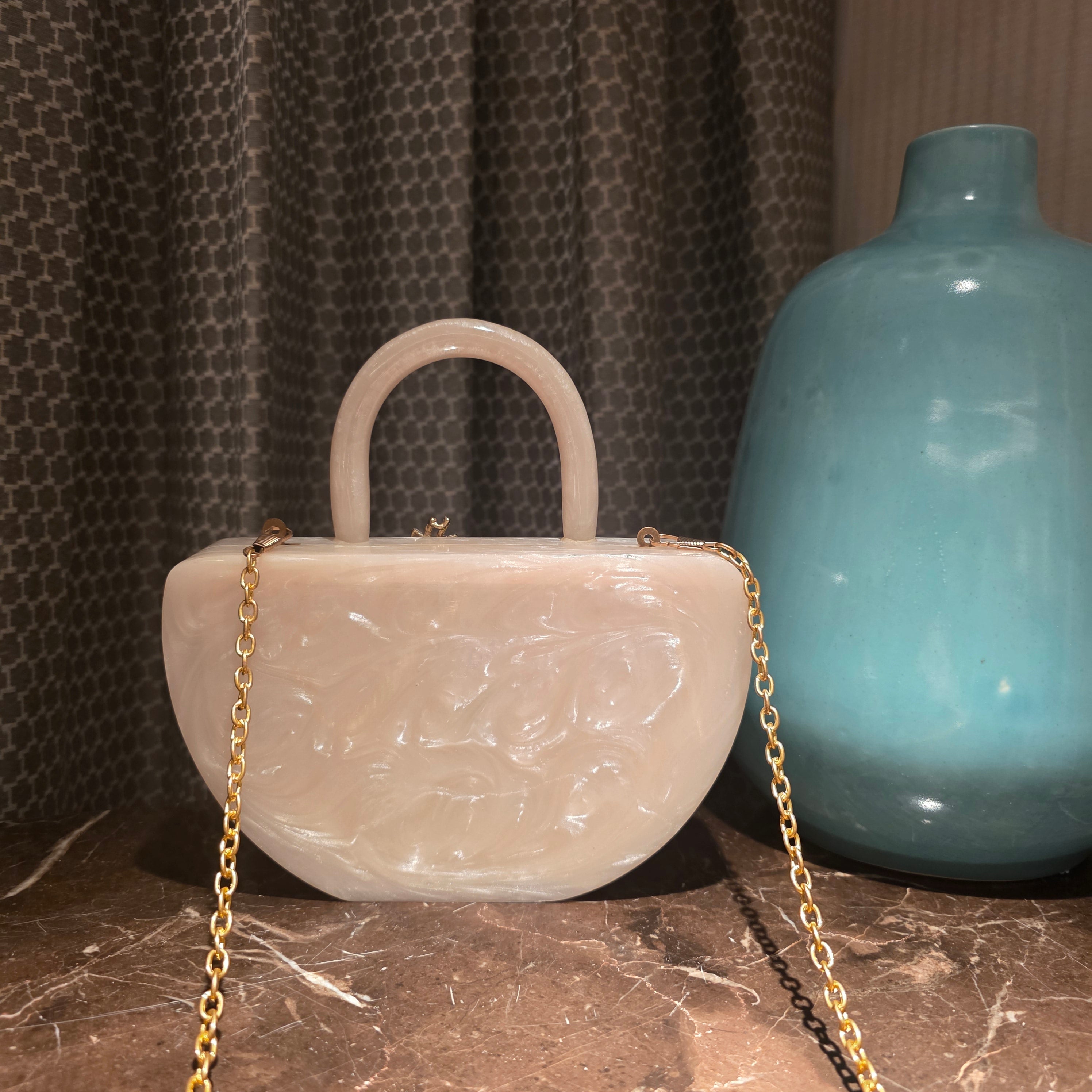 The Muniba Clutch