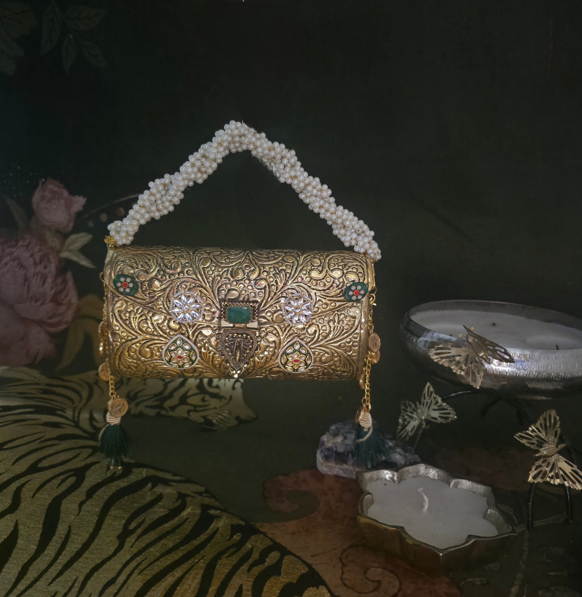 Arwa bag in antique gold