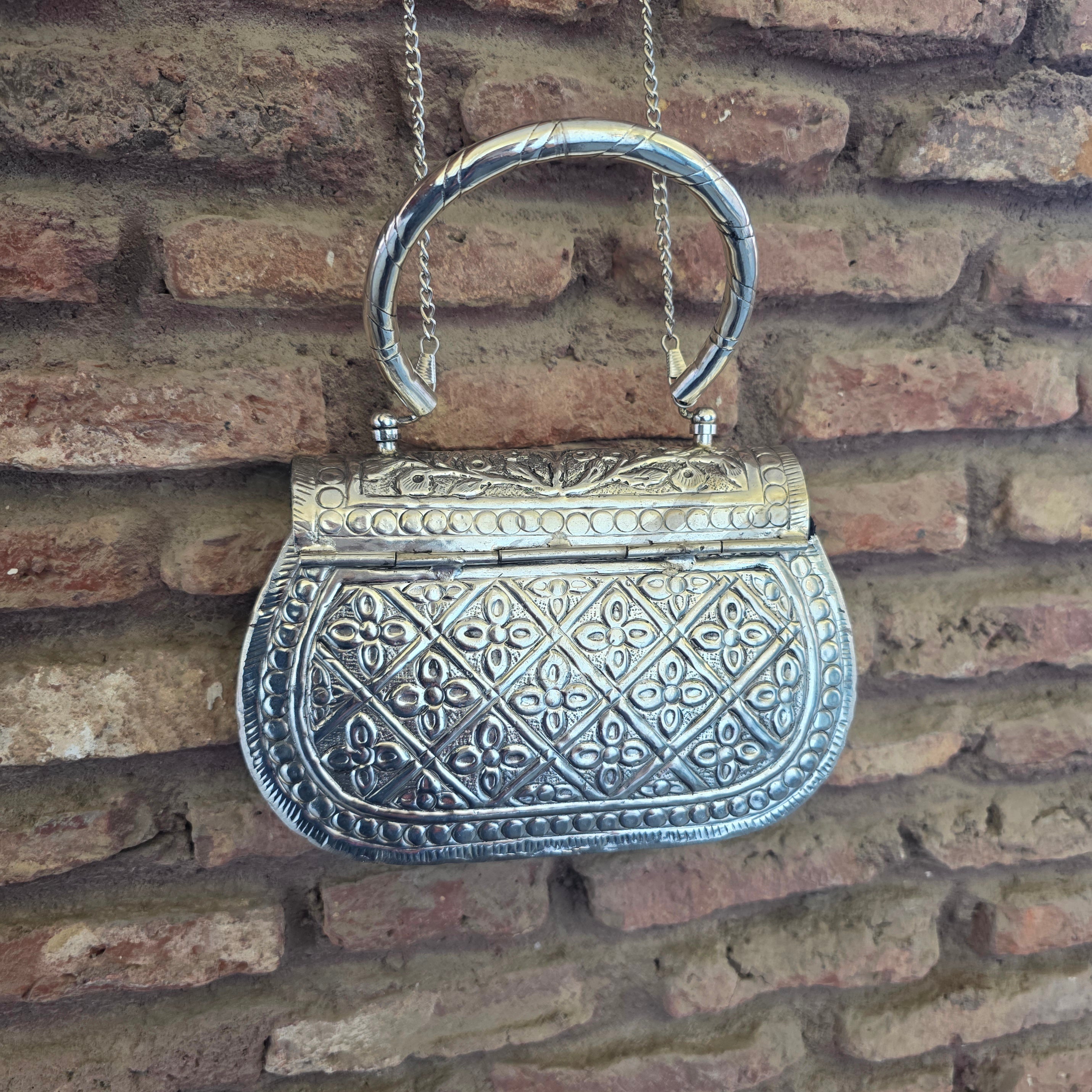 Kamal bag in silver