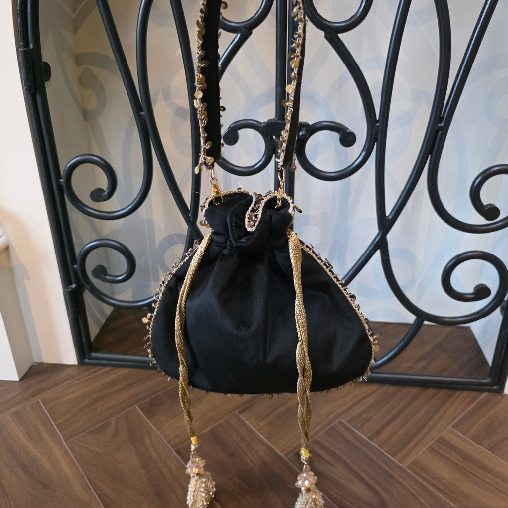 The Hafsa potli[Black]