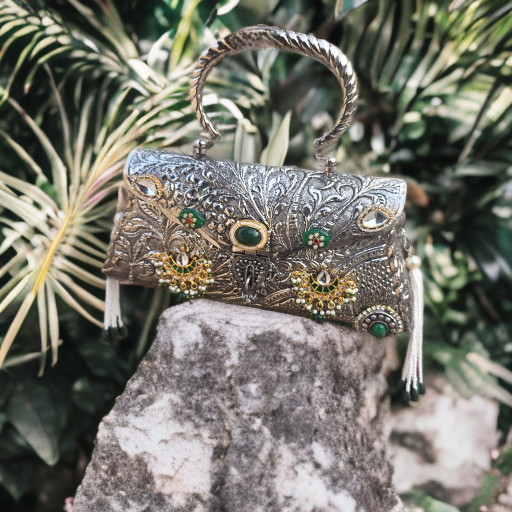 Farah bag in silver