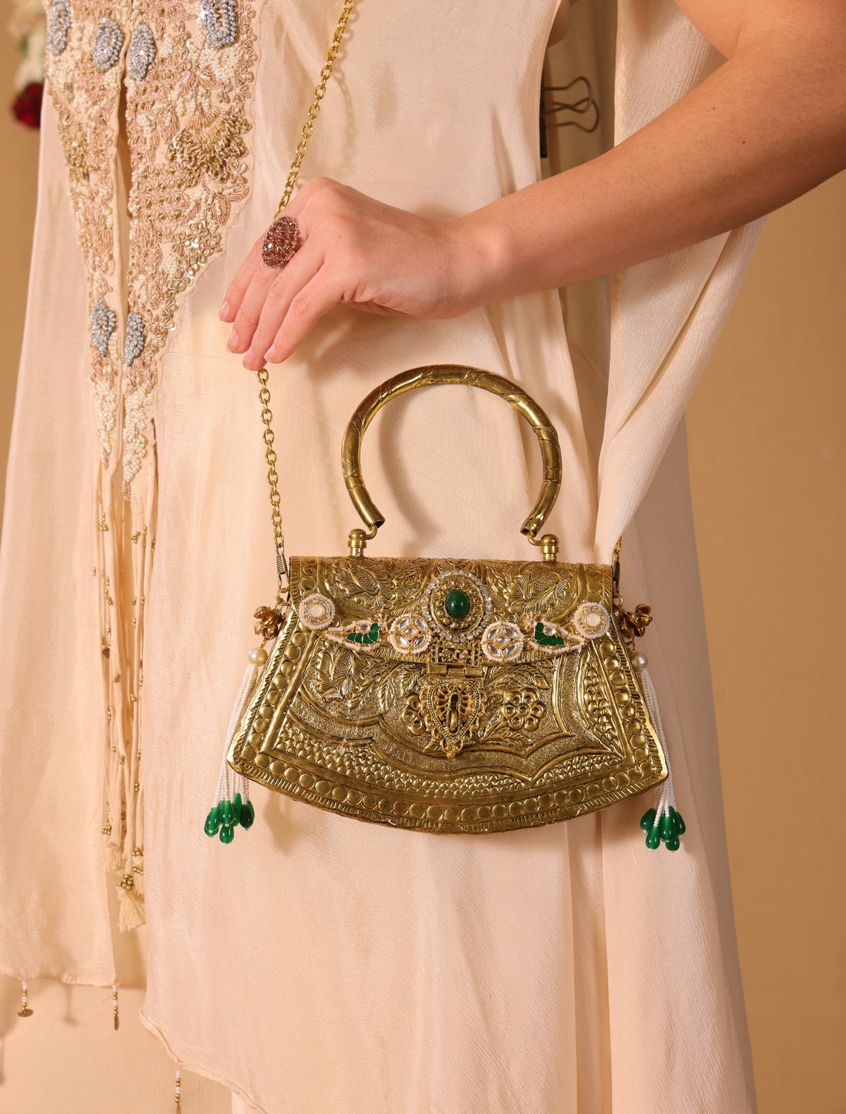 Aadhya bag [Antique gold]