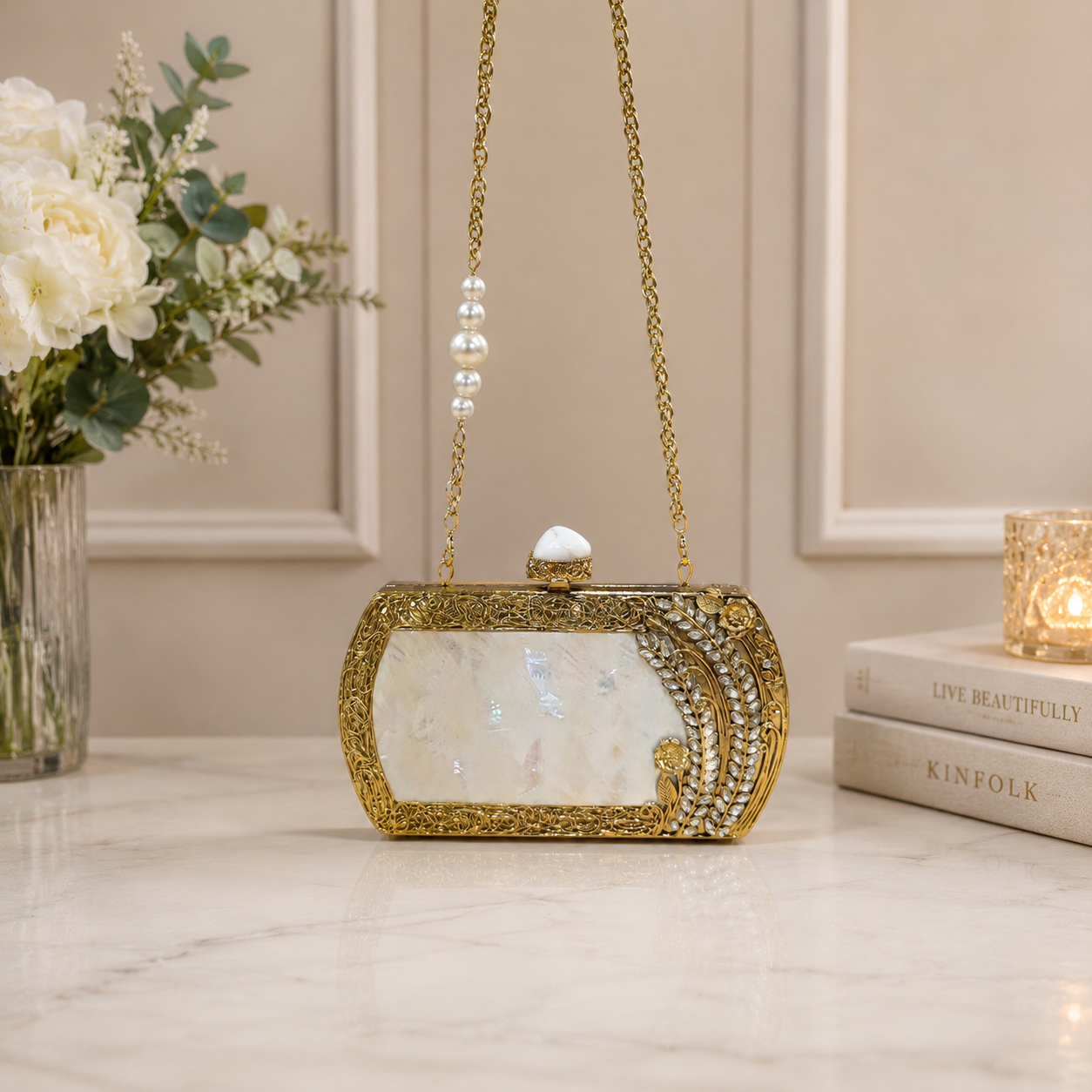 The Ismat clutch. Main image