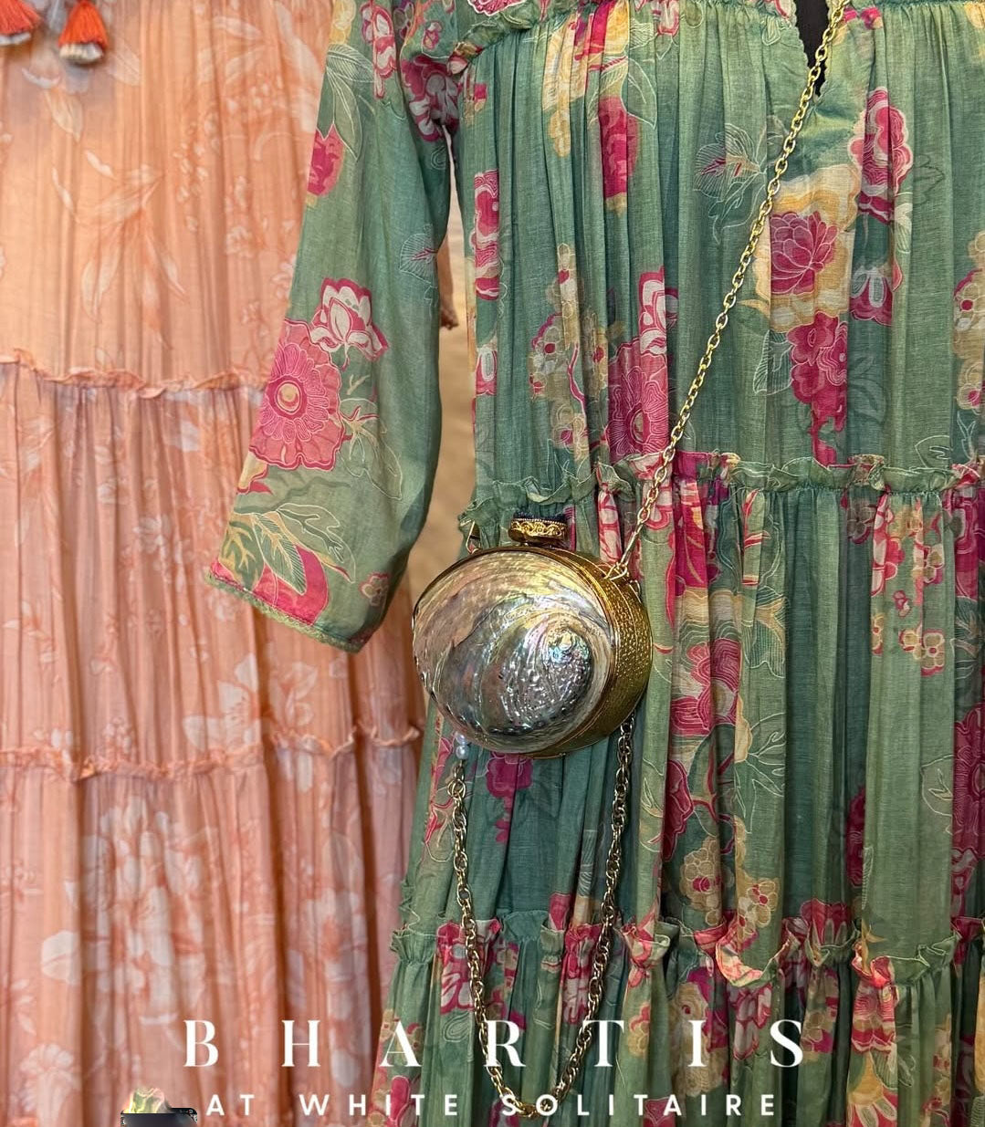 MINI ABALONE CLUTCH – Green Main image