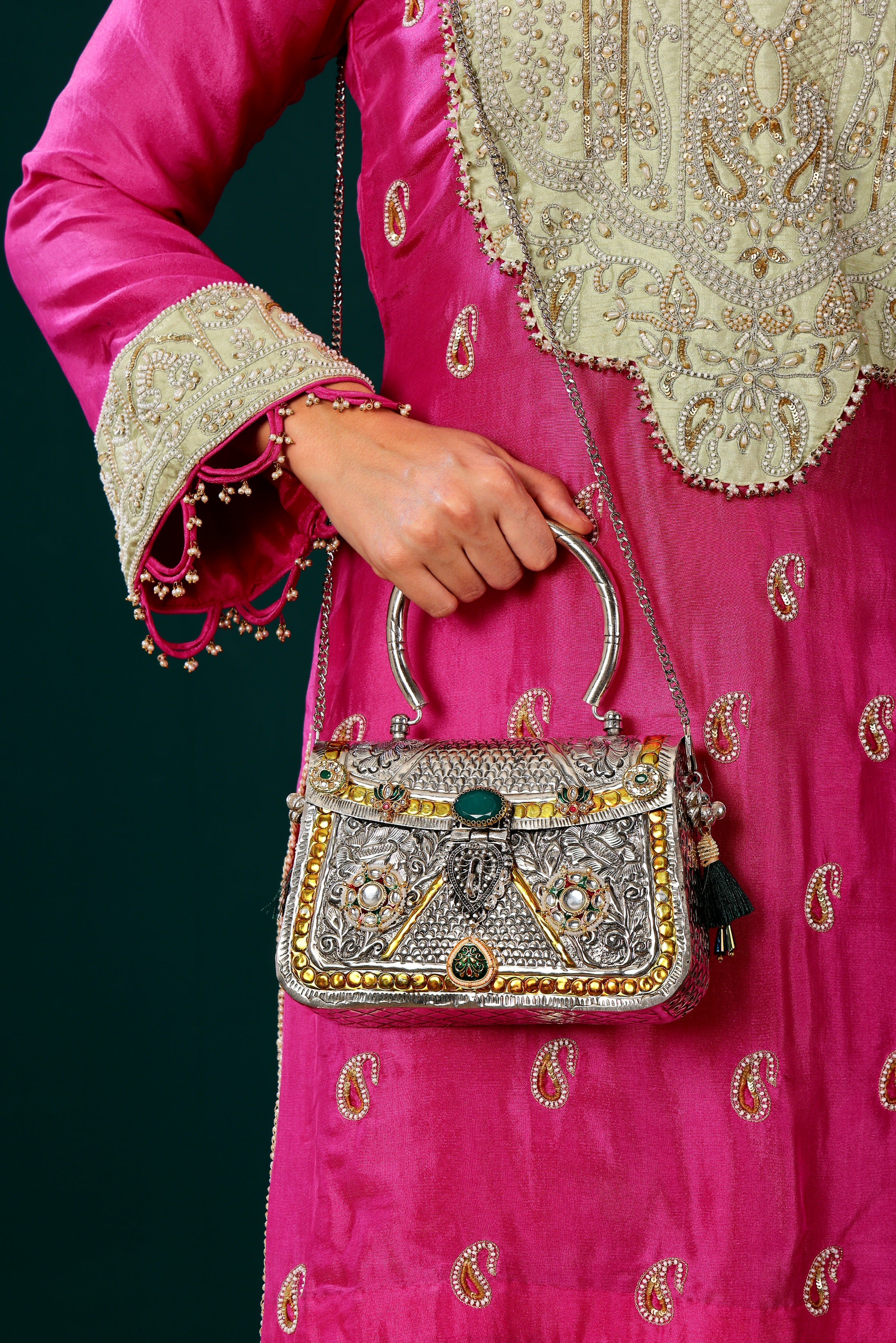 Anwesha bag in silver