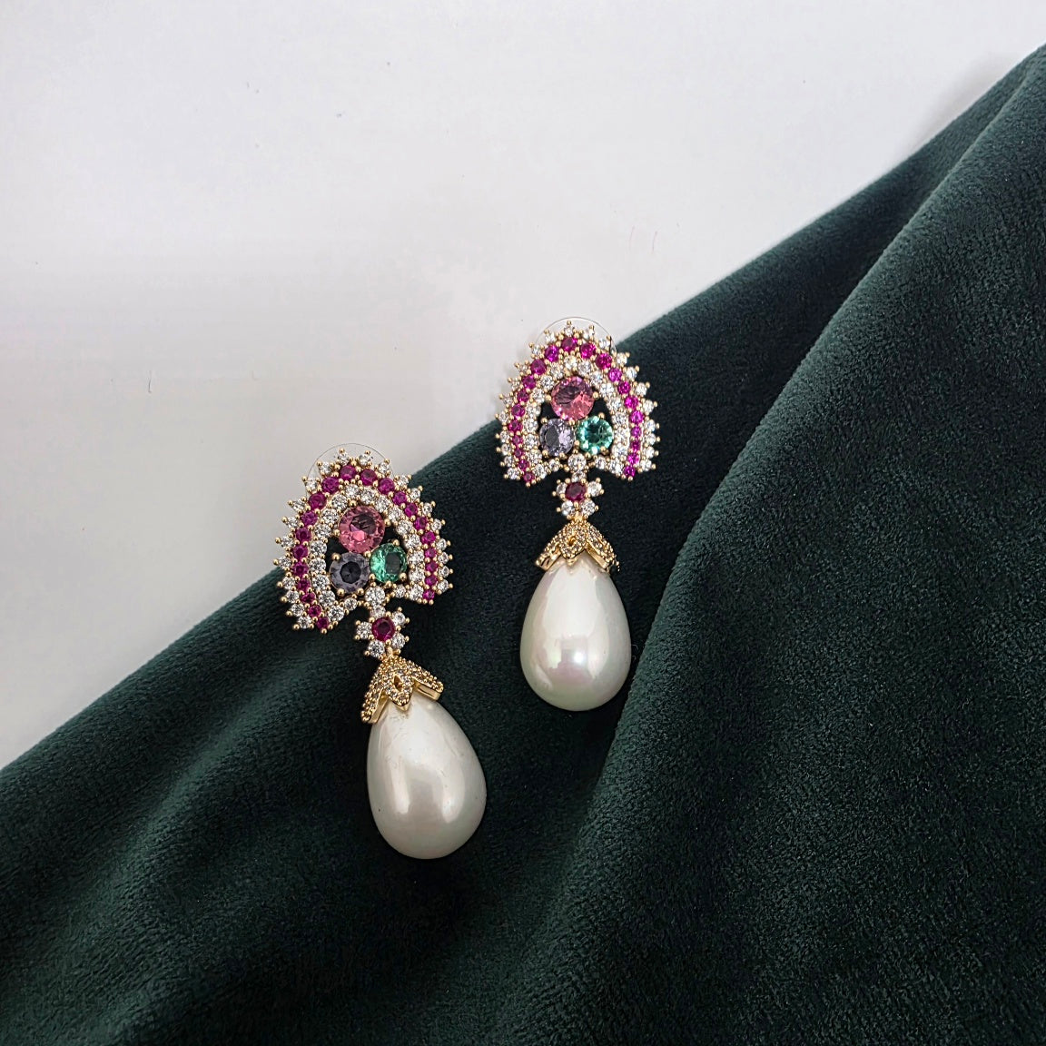 Raina earrings Main image