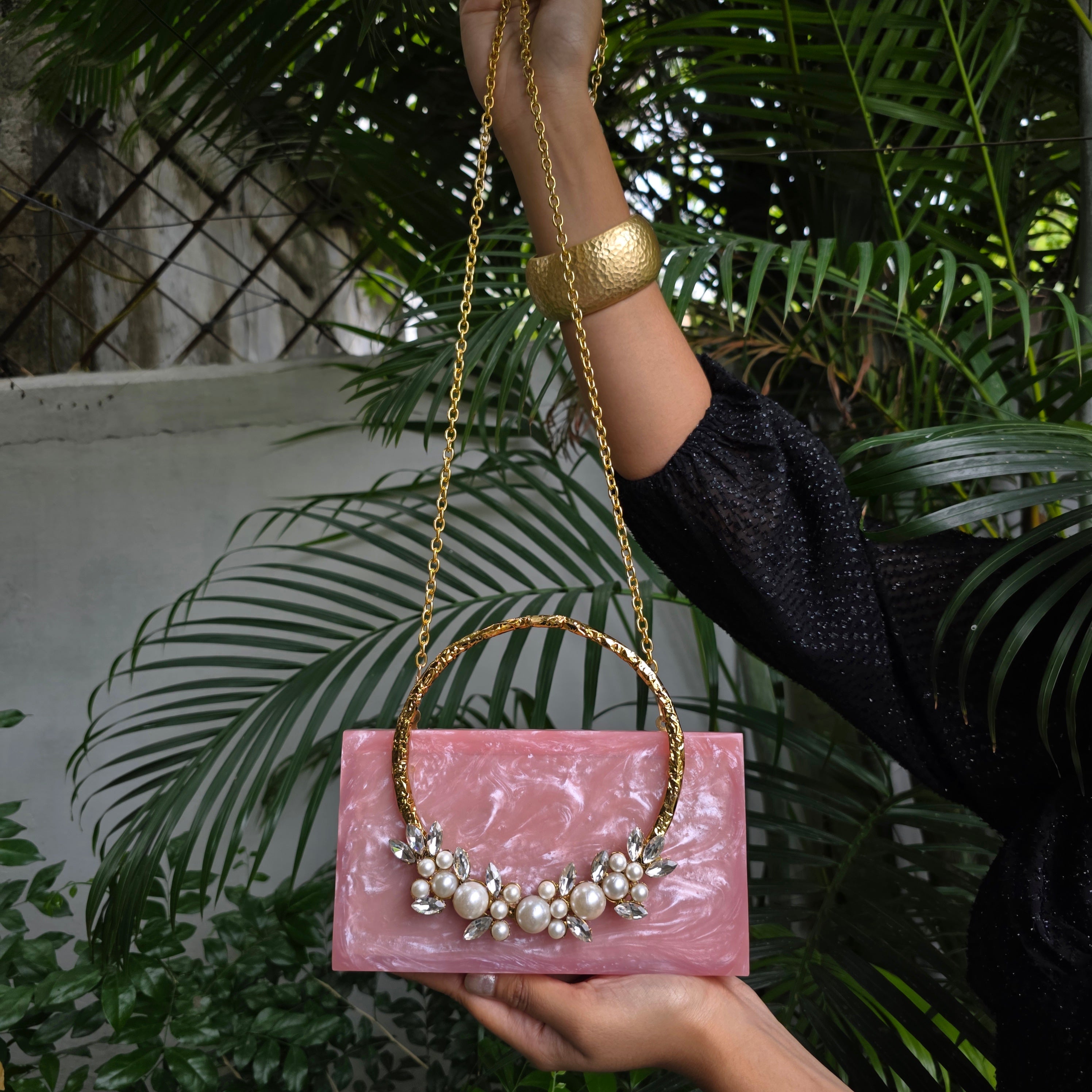 Pearl crystal bunch handle bag [Baby Pink] Main image