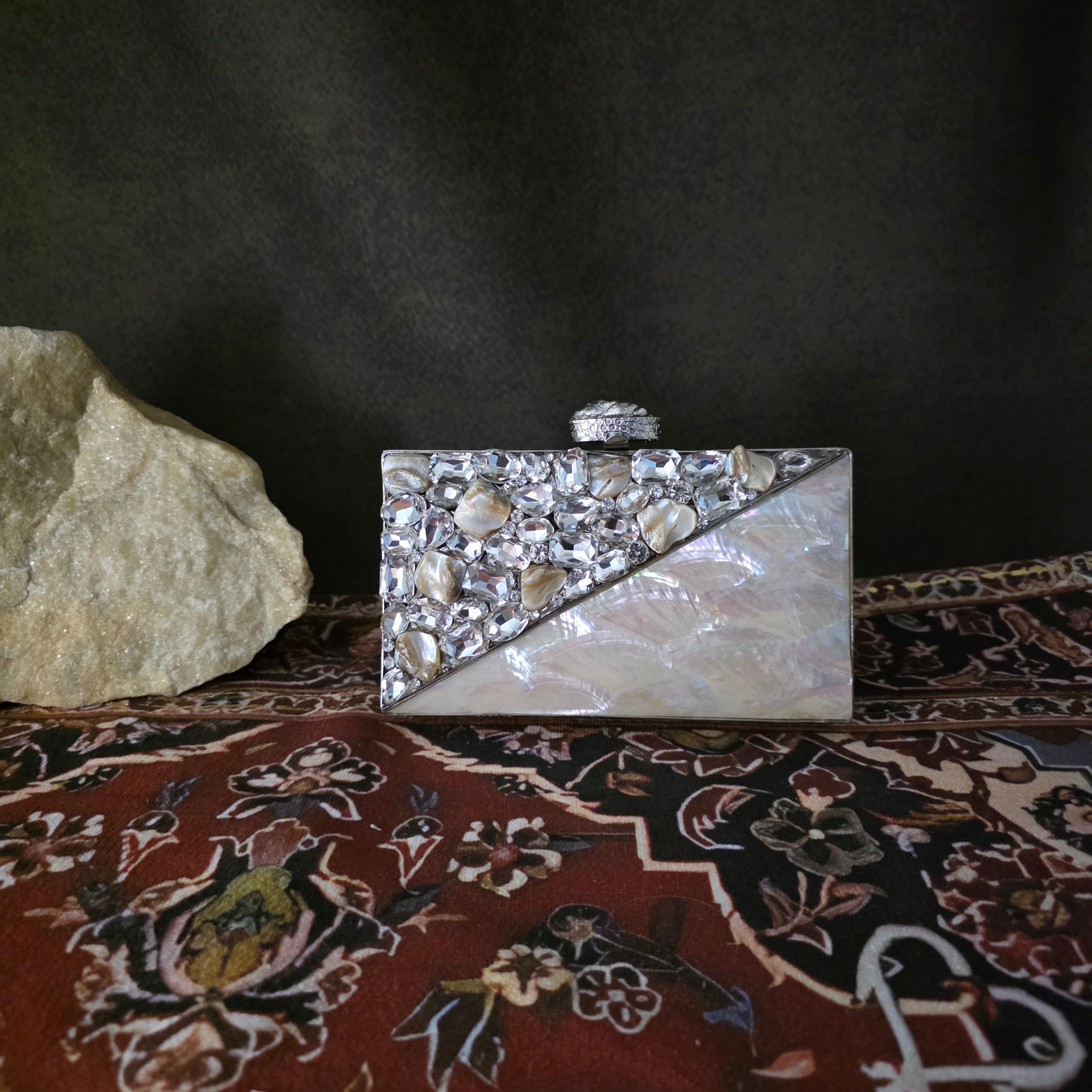 Mother of pearl saga clutch Main image