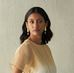 Baroque Pearl Hammered Metal