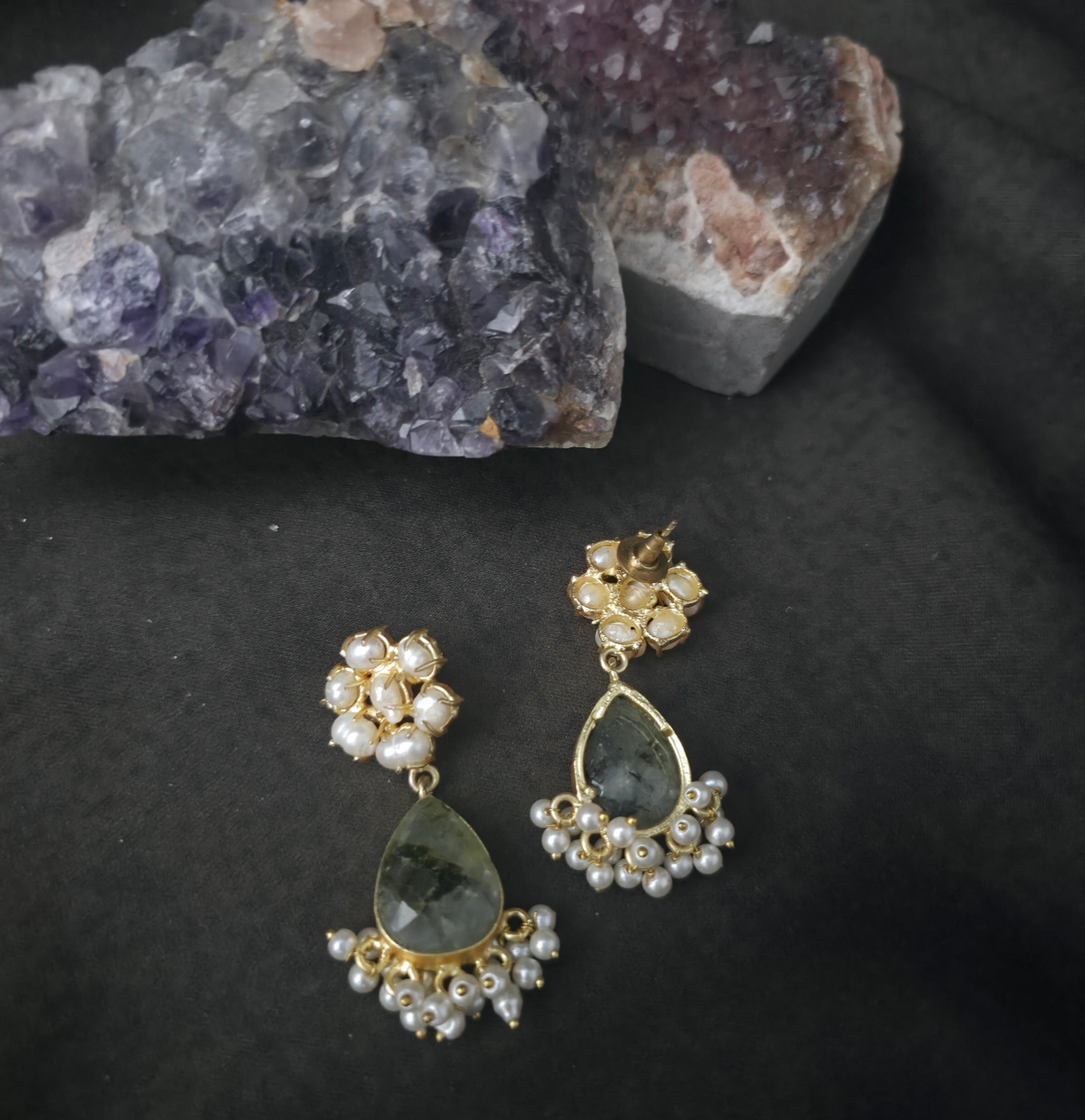 Pearl Cluster with Green Aventurine Secondary image